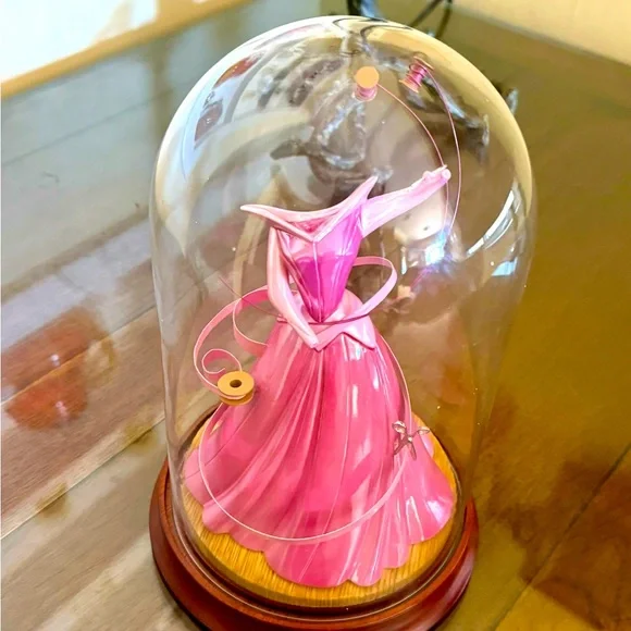 Walt Disney Classic Collection - A Dress a Princess can be proud of 👗 - Picture 11 of 15